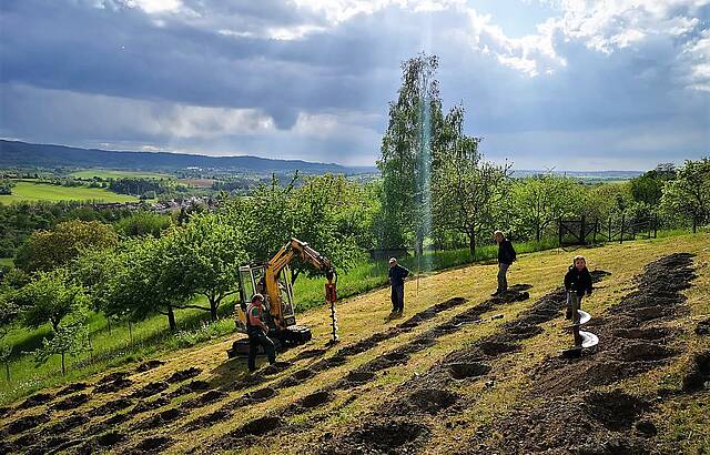 Löcher bohren .............